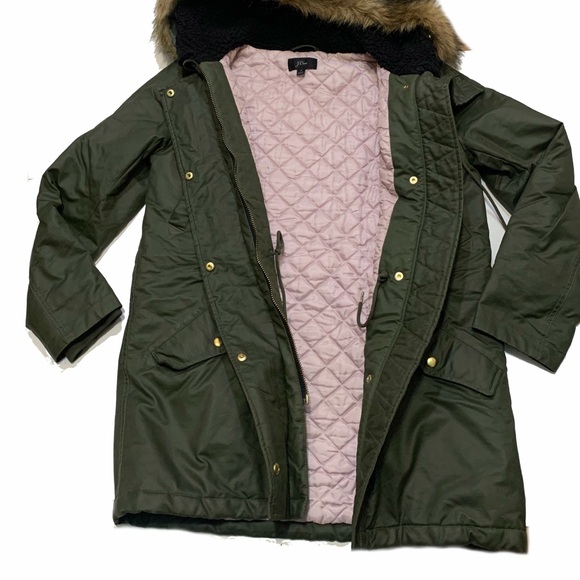 j. crew women's quilted Olive Green Parka with Faux Fur Hood - Picture 4 of 6